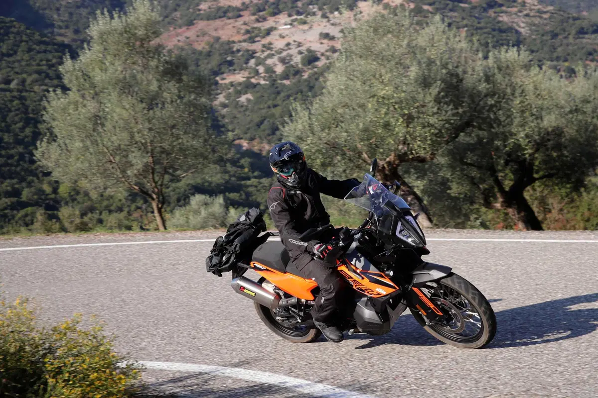 KTM 890 Adventure 2021: TEST anteprima (4)