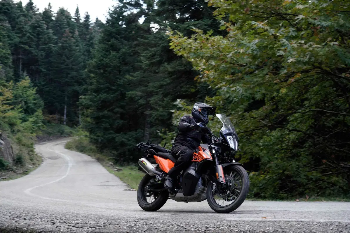 KTM 890 Adventure 2021: TEST anteprima (5)