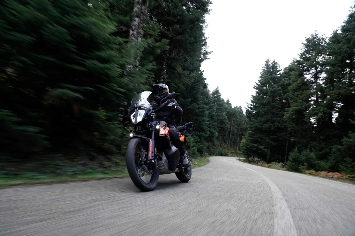 KTM 890 Adventure 2021: TEST anteprima (6)