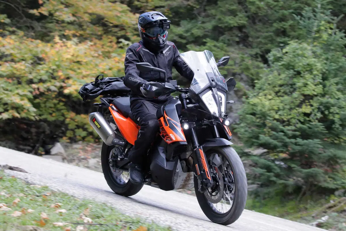 KTM 890 Adventure 2021: TEST anteprima (7)