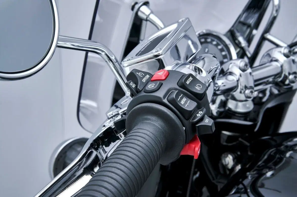 BMW R18 Classic. La Touring molto, ma molto heritage (6)