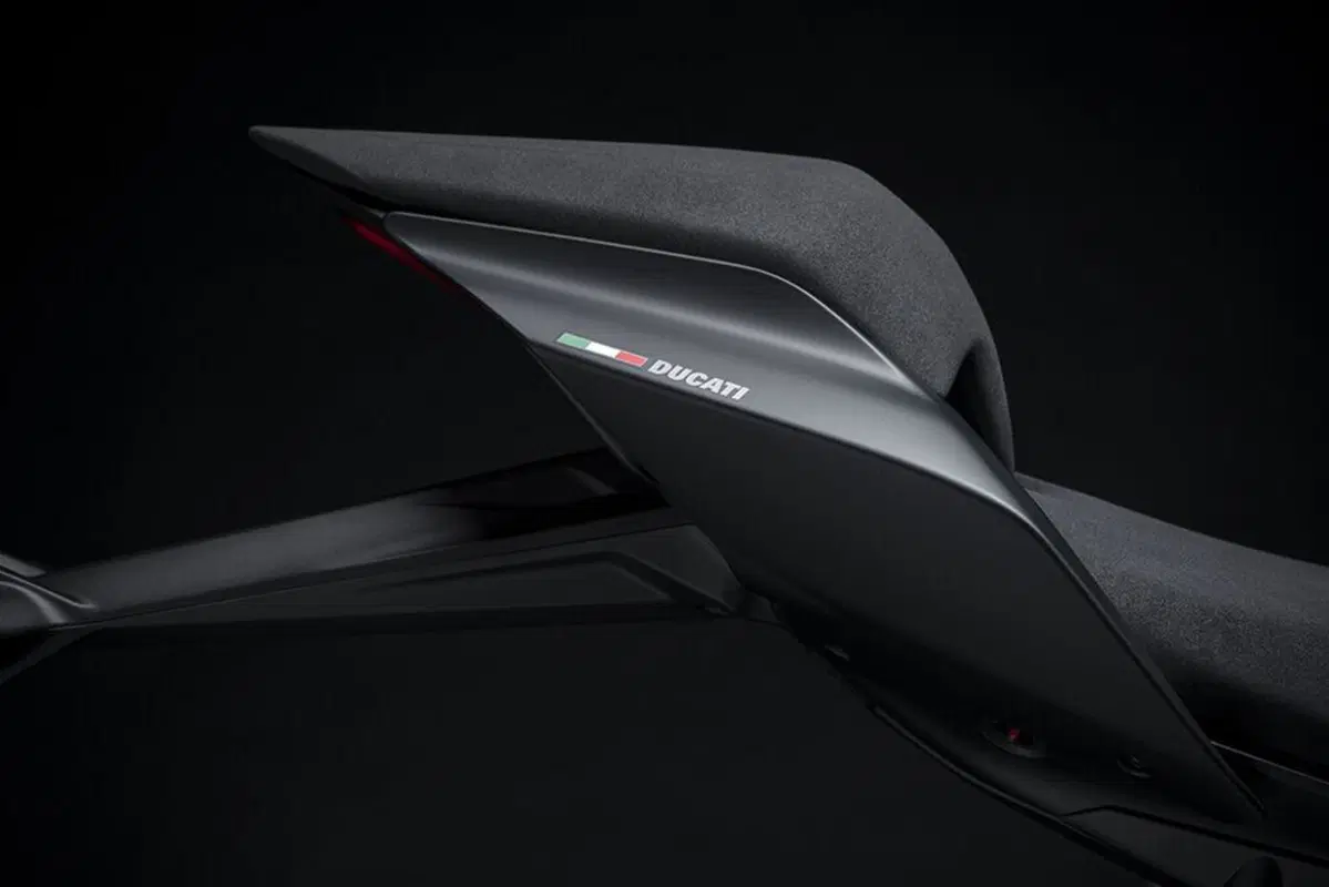 Ducati Streetfighter V4 m.y. 2021. Euro 5 e versione Dark Stealth (12)