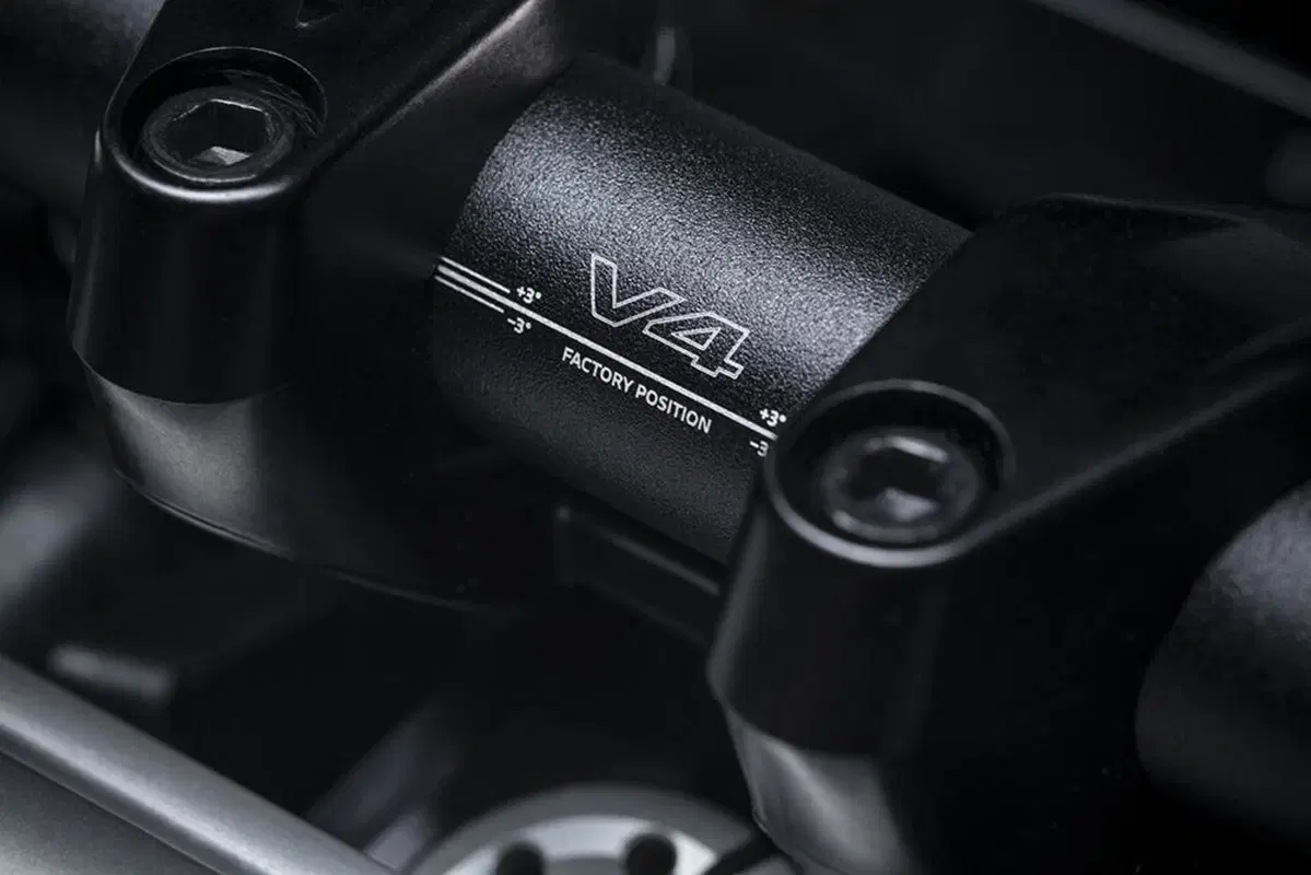 Ducati Streetfighter V4 m.y. 2021. Euro 5 e versione Dark Stealth (7)