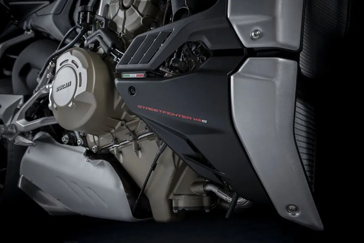 Ducati Streetfighter V4 m.y. 2021. Euro 5 e versione Dark Stealth (13)