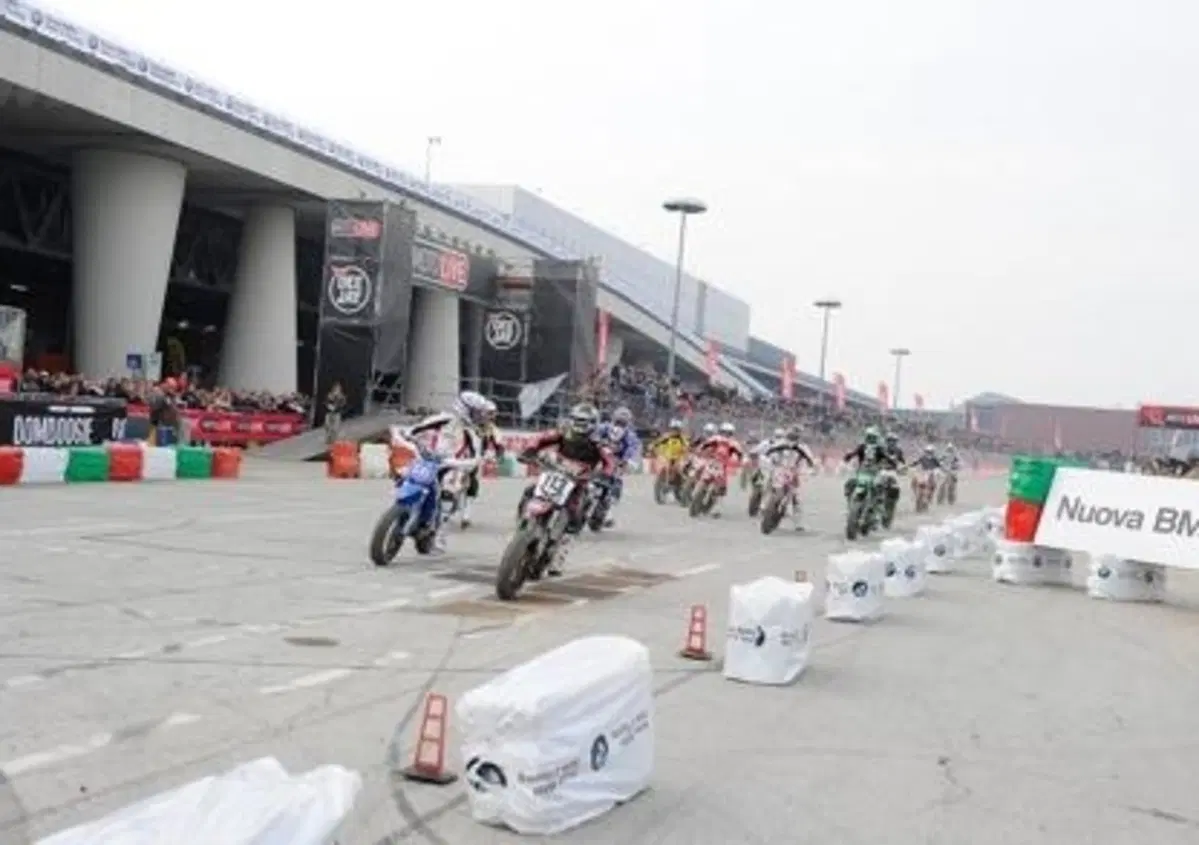 EICMA MotoLive 2012: record di pubblico e di campioni