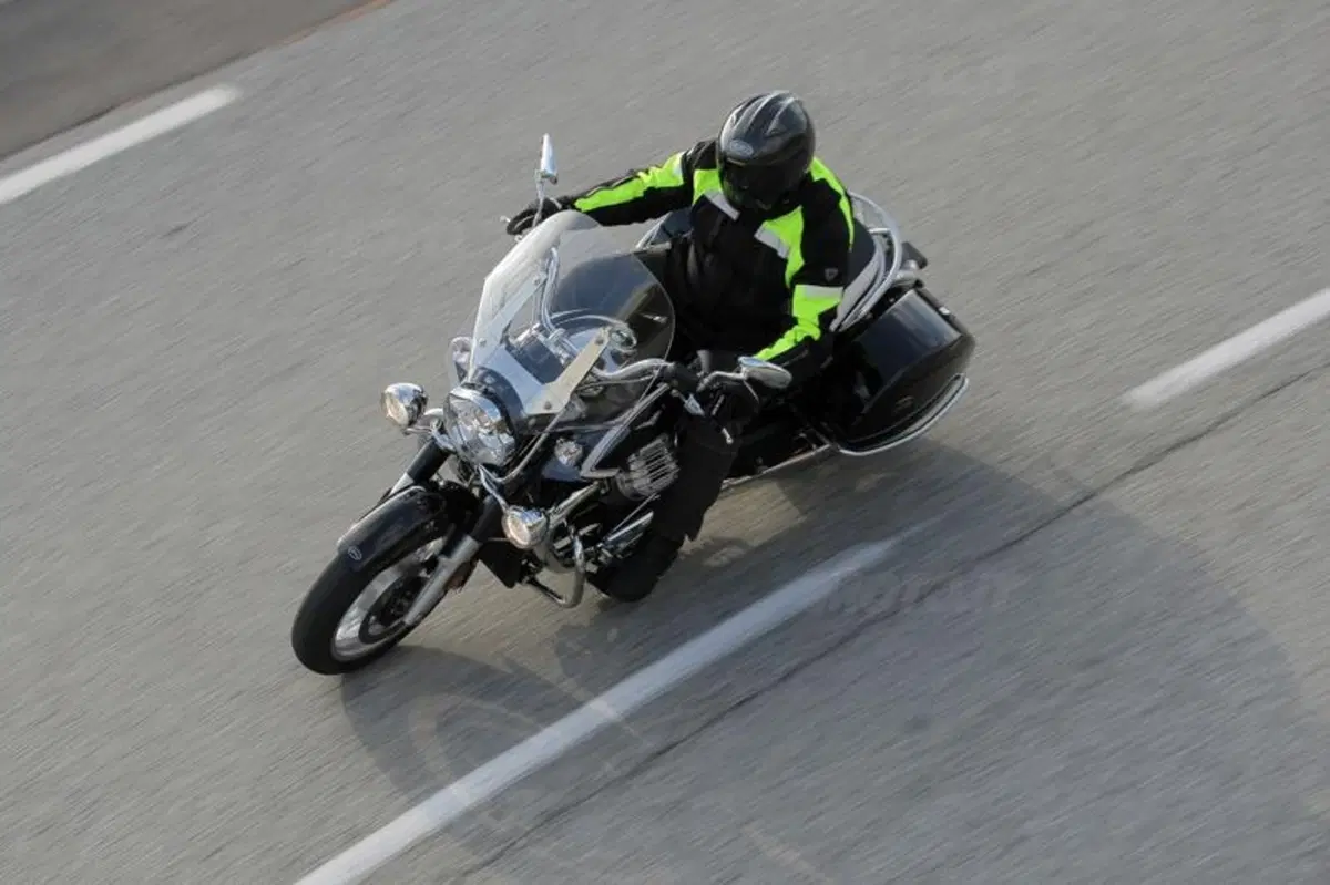 Moto Guzzi California 1400 Touring (3)