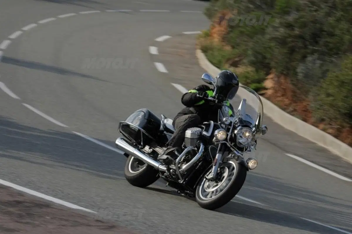 Moto Guzzi California 1400 Touring (11)
