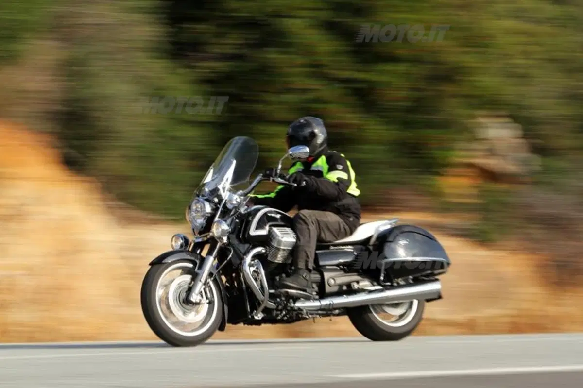 Moto Guzzi California 1400 Touring (16)
