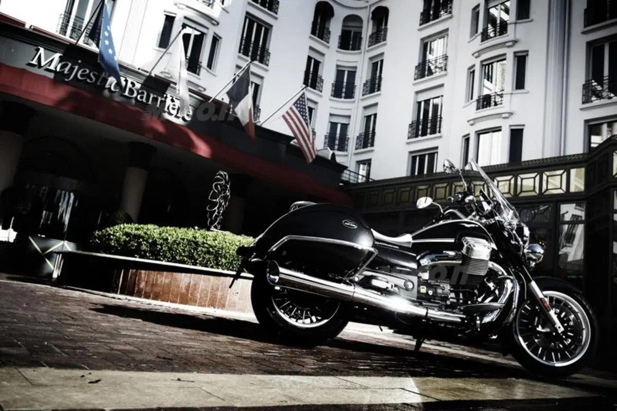 Moto Guzzi California 1400 Touring (26)