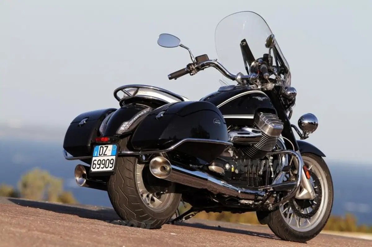Moto Guzzi California 1400 Touring (36)