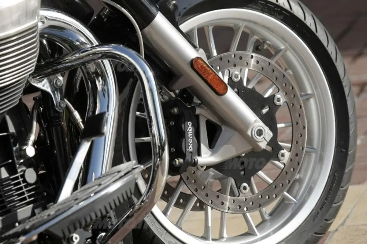 Moto Guzzi California 1400 Touring (39)