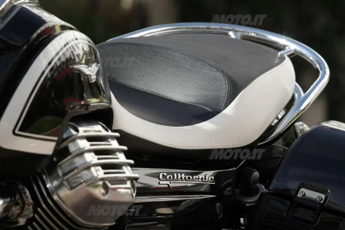 Moto Guzzi California 1400 Touring (42)