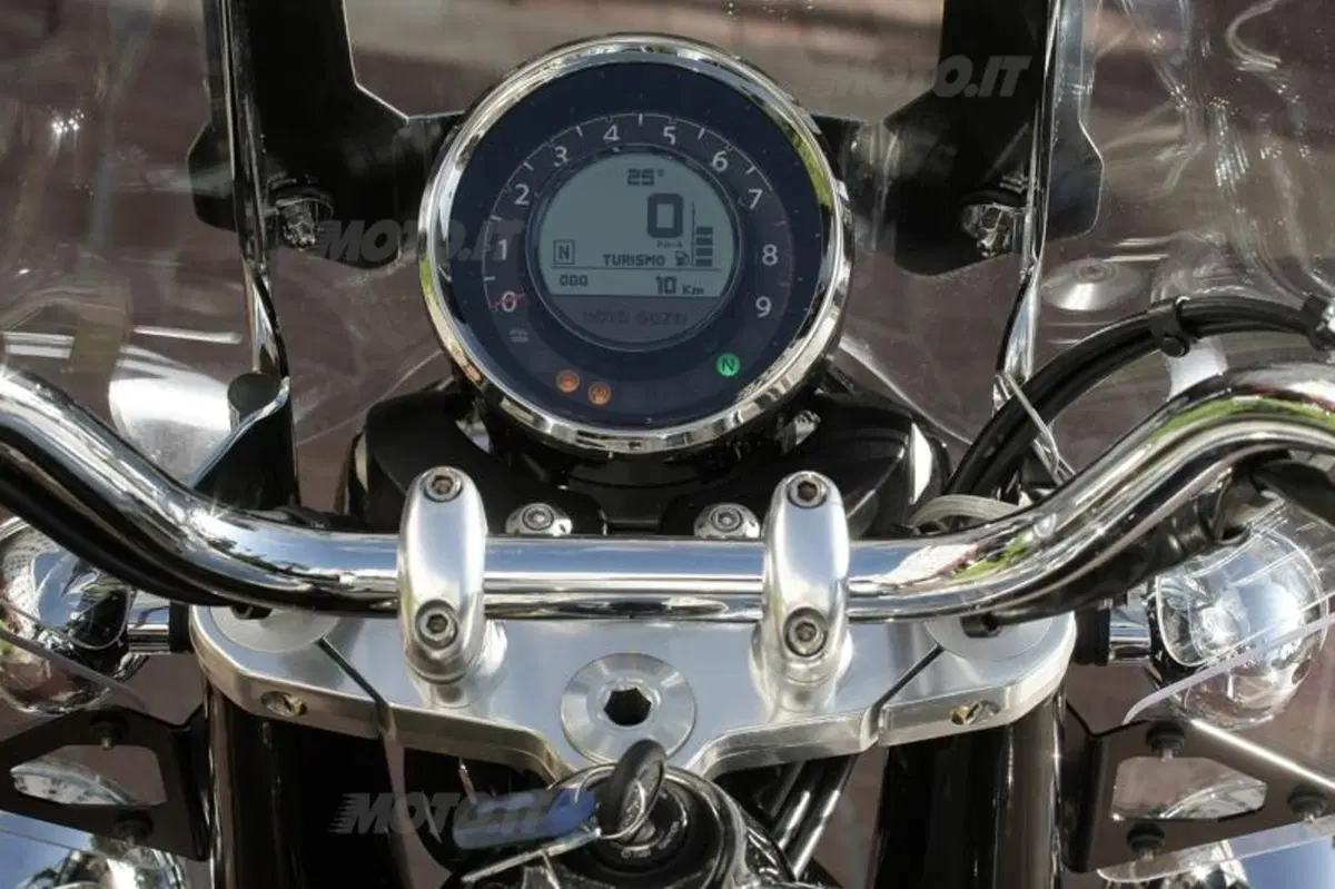 Moto Guzzi California 1400 Touring (50)