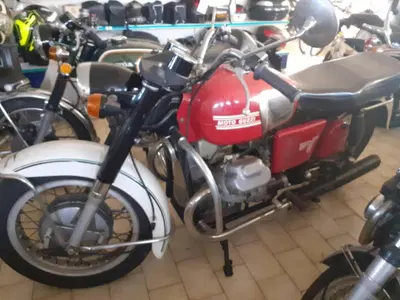 Moto Guzzi V7 d'epoca