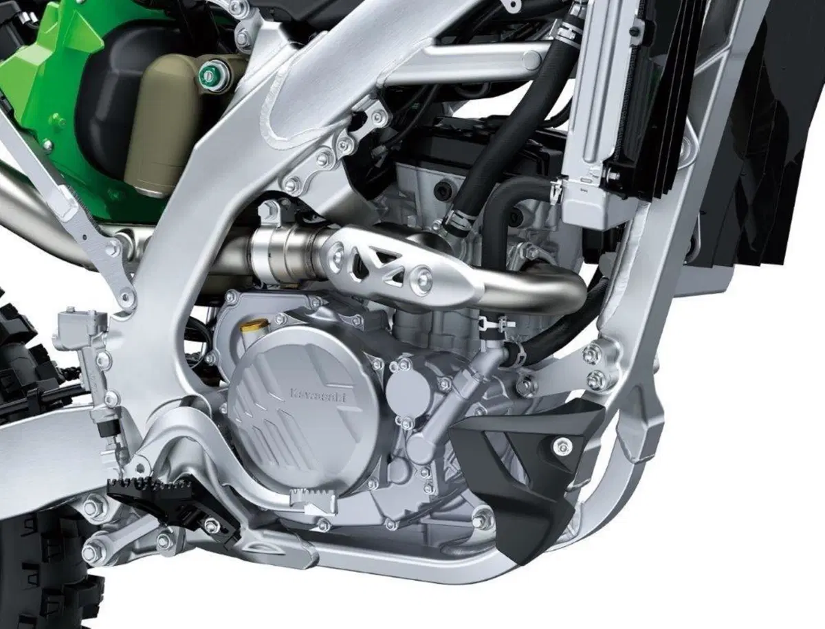 Kawasaki KX 250 e 450 2021: TEST, balzo in avanti della 250, tutta nuova