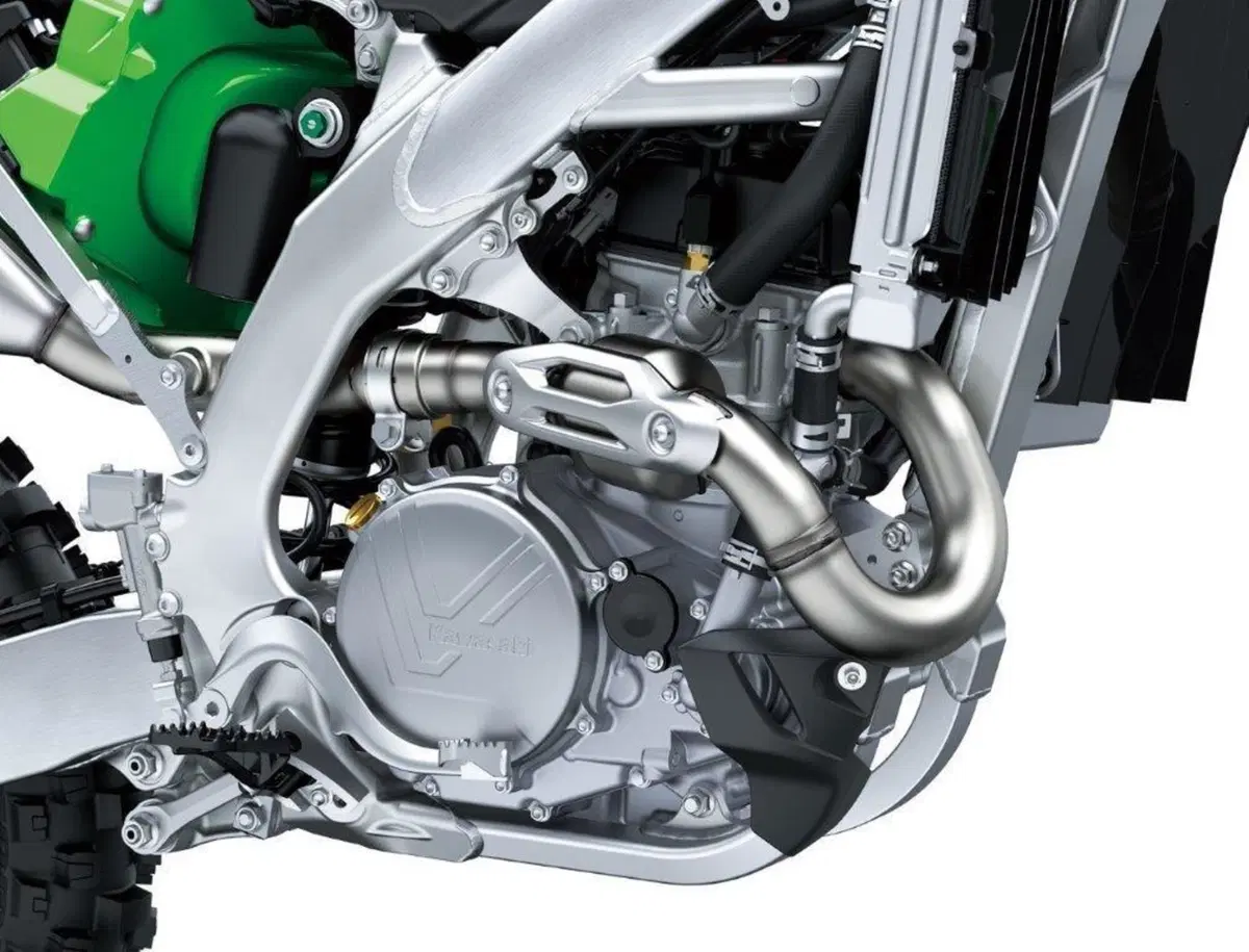 Kawasaki KX 250 e 450 2021: TEST, balzo in avanti della 250, tutta nuova (15)