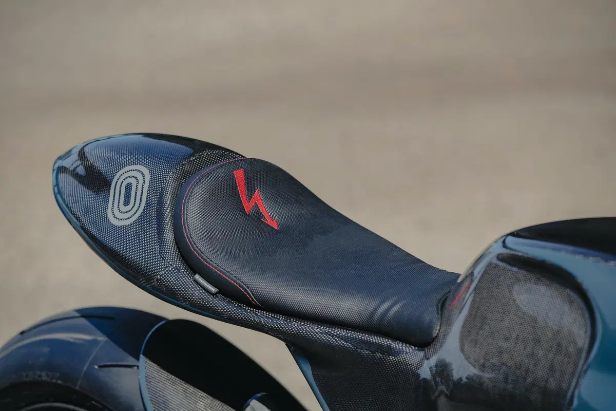 La prima moto elettrica di Deus ex Machina (10)