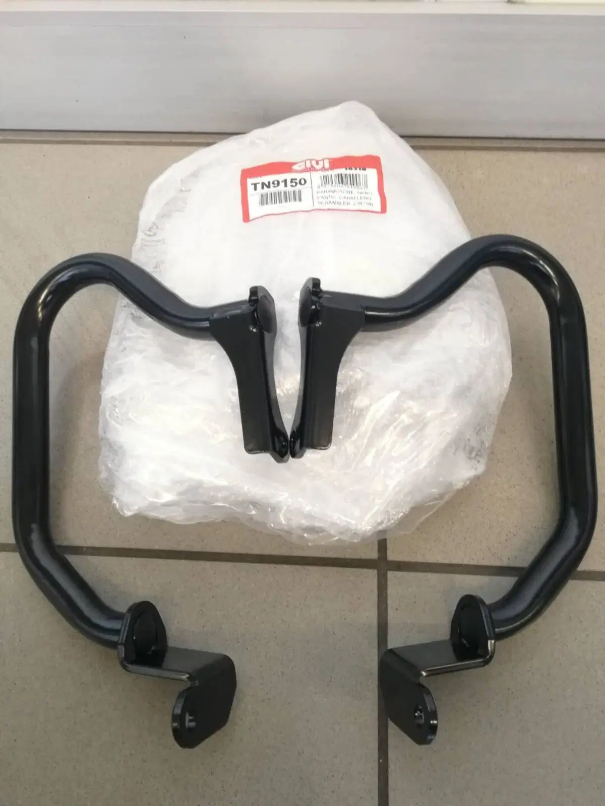 PARAMOTORE NERO FANTIC CABALLERO SCRAMBLER Givi