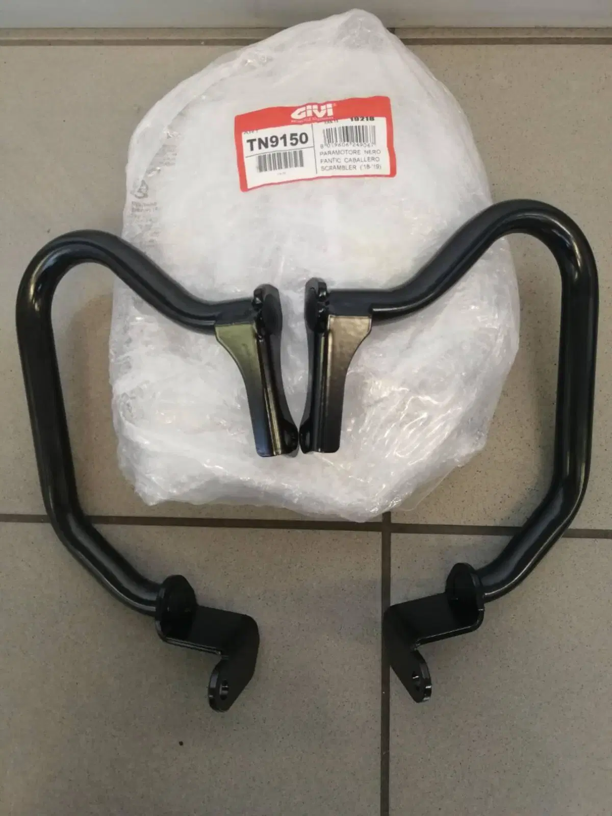 PARAMOTORE NERO FANTIC CABALLERO SCRAMBLER Givi (3)