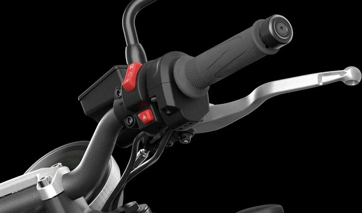 Triumph Trident 660: tutte le informazioni, prezzi e foto (7)
