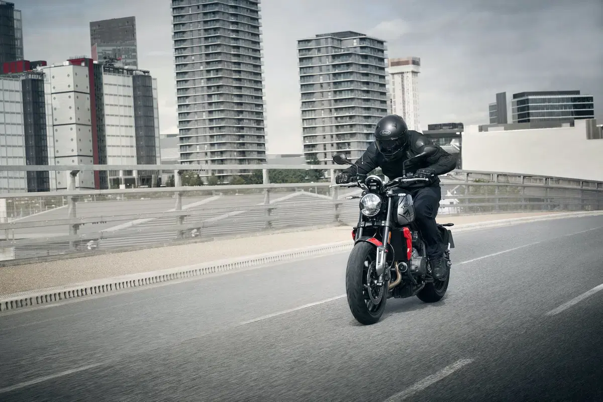 Triumph Trident 660: tutte le informazioni, prezzi e foto (11)