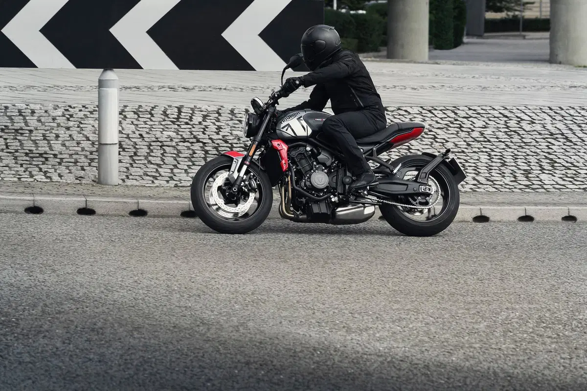 Triumph Trident 660: tutte le informazioni, prezzi e foto (14)