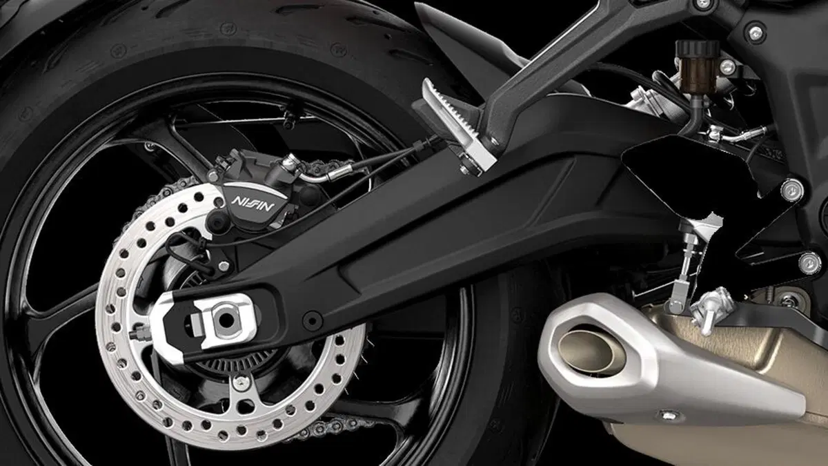 Triumph Trident 660: tutte le informazioni, prezzi e foto (23)