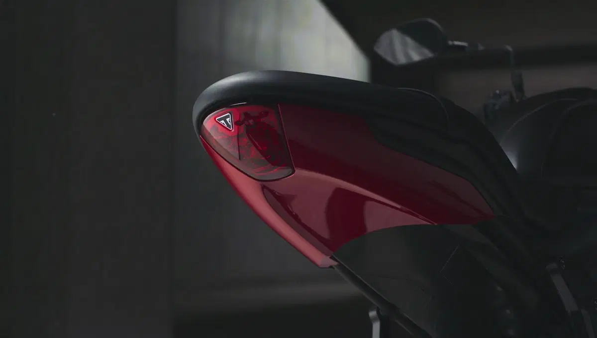 Triumph Trident 660: tutte le informazioni, prezzi e foto (28)