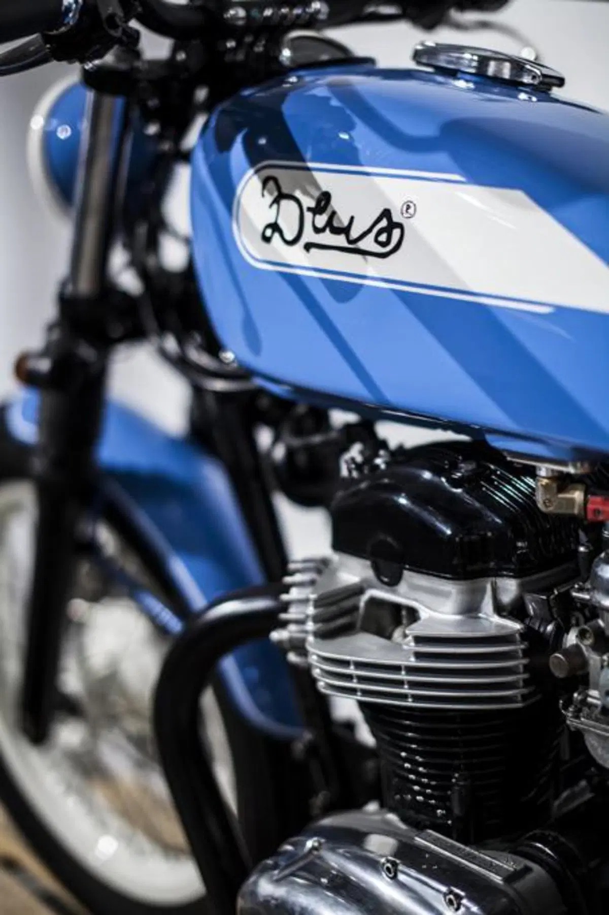 Esordio fuorisalone per Deus Ex Machina Italy (28)
