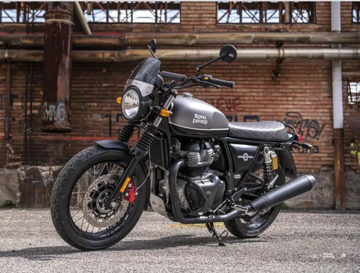 Royal Enfield Interceptor e Continental GT: limited edition da Valentino Motor Company (3)