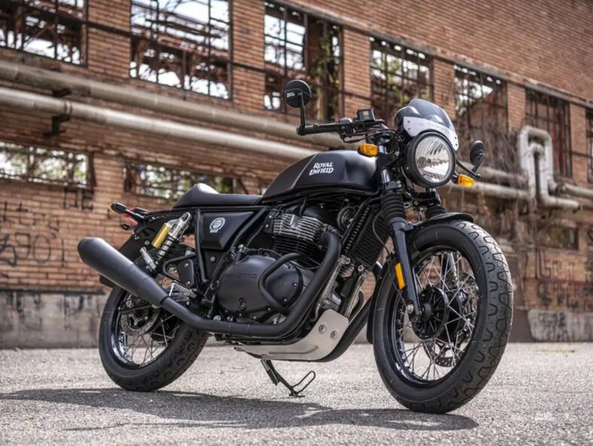 Royal Enfield Interceptor e Continental GT: limited edition da Valentino Motor Company (7)