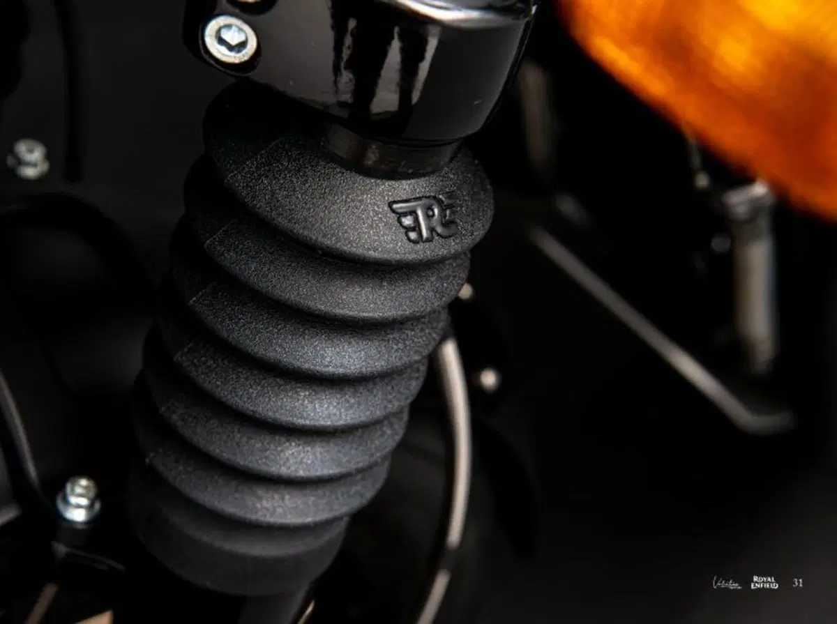 Royal Enfield Interceptor e Continental GT: limited edition da Valentino Motor Company (5)