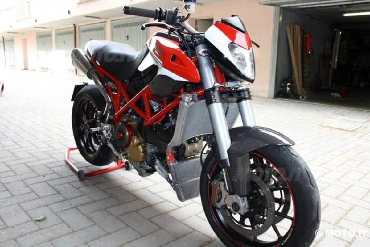 Le Strane di Moto.it Ducati Hyper Evo Testastretta (4)