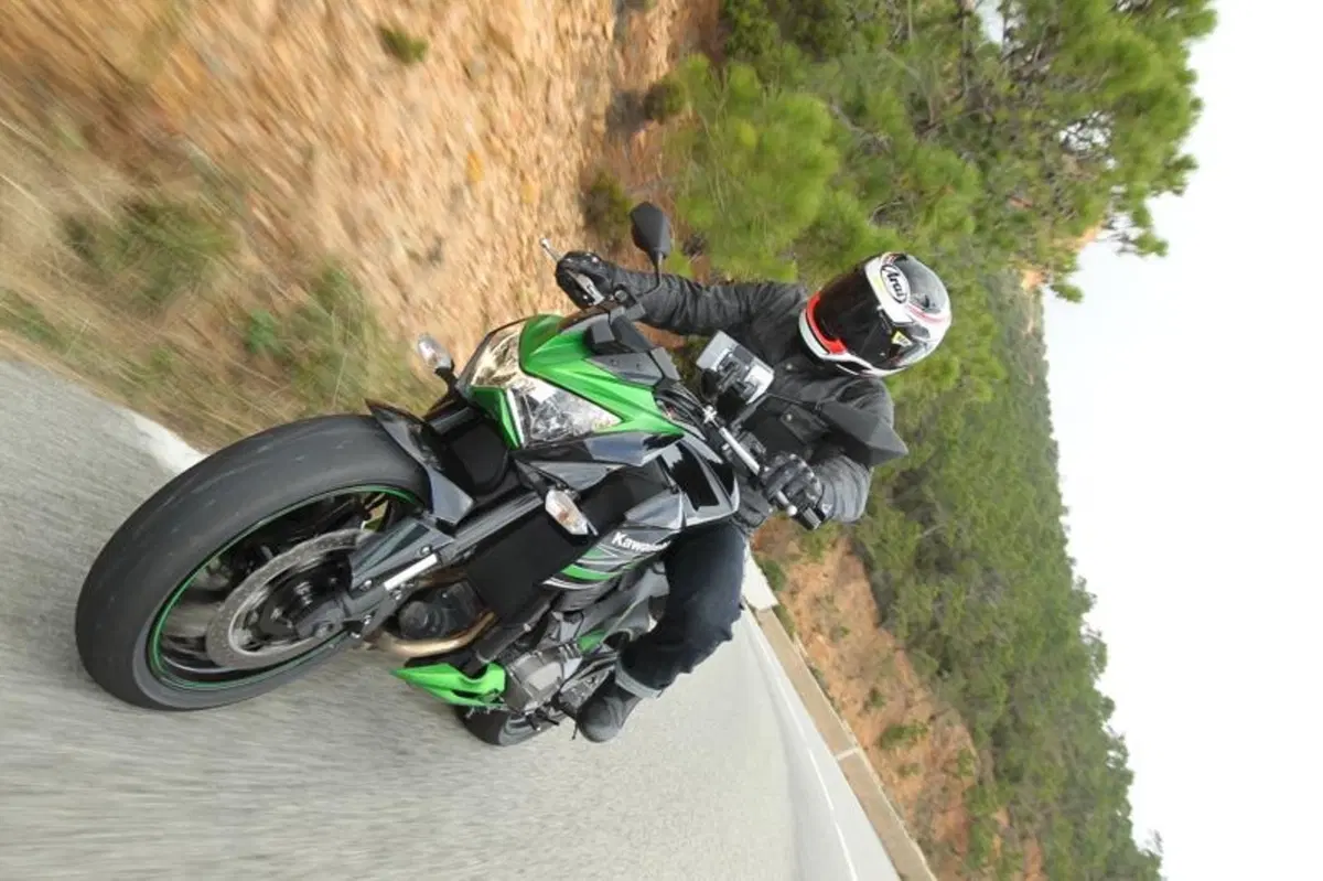 Kawasaki Z800 2013   (14)