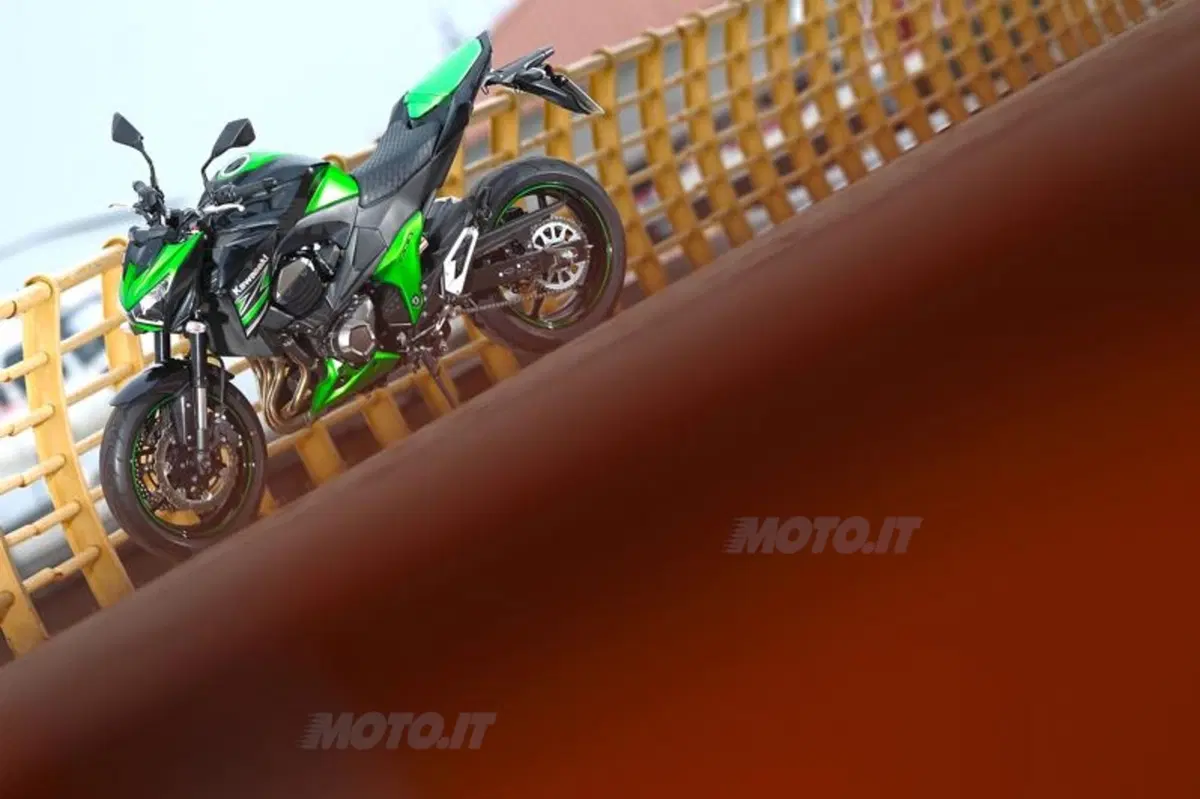 Kawasaki Z800 2013   (25)