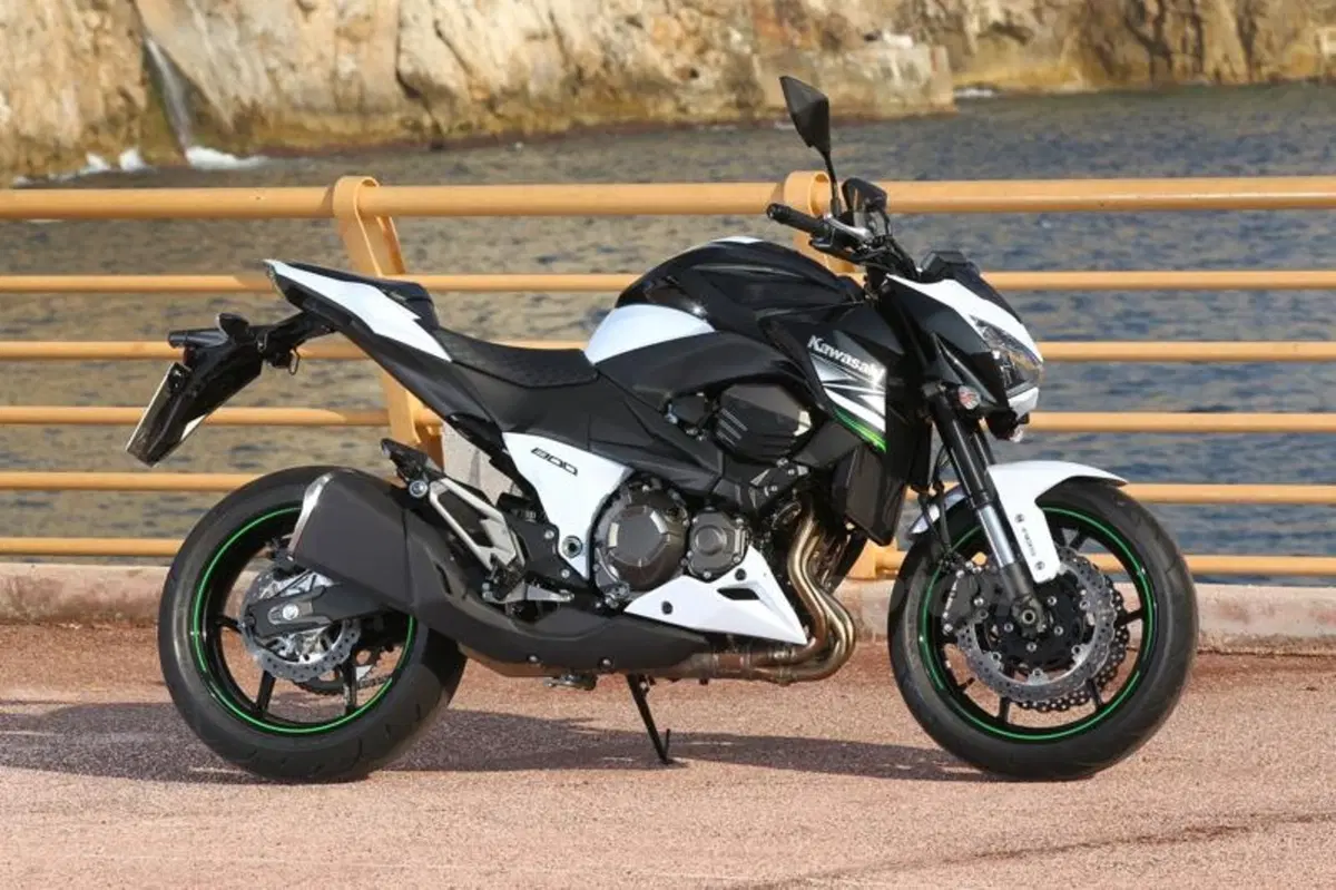 Kawasaki Z800 2013   (35)