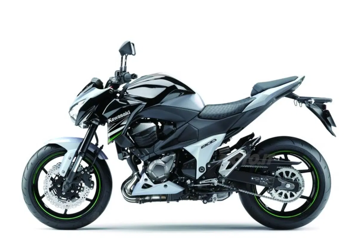 Kawasaki Z800 2013   (51)