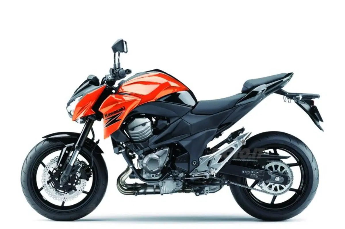 Kawasaki Z800 2013   (57)