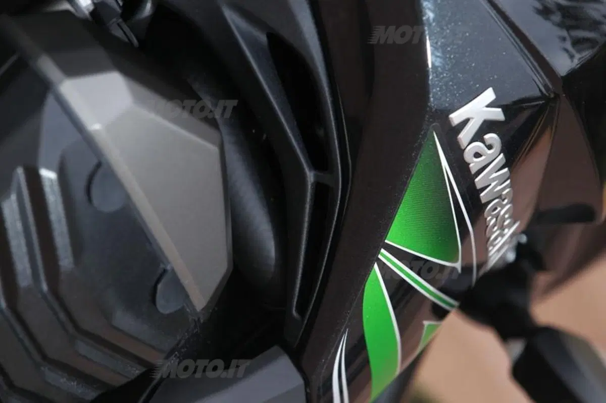 Kawasaki Z800 2013   (67)
