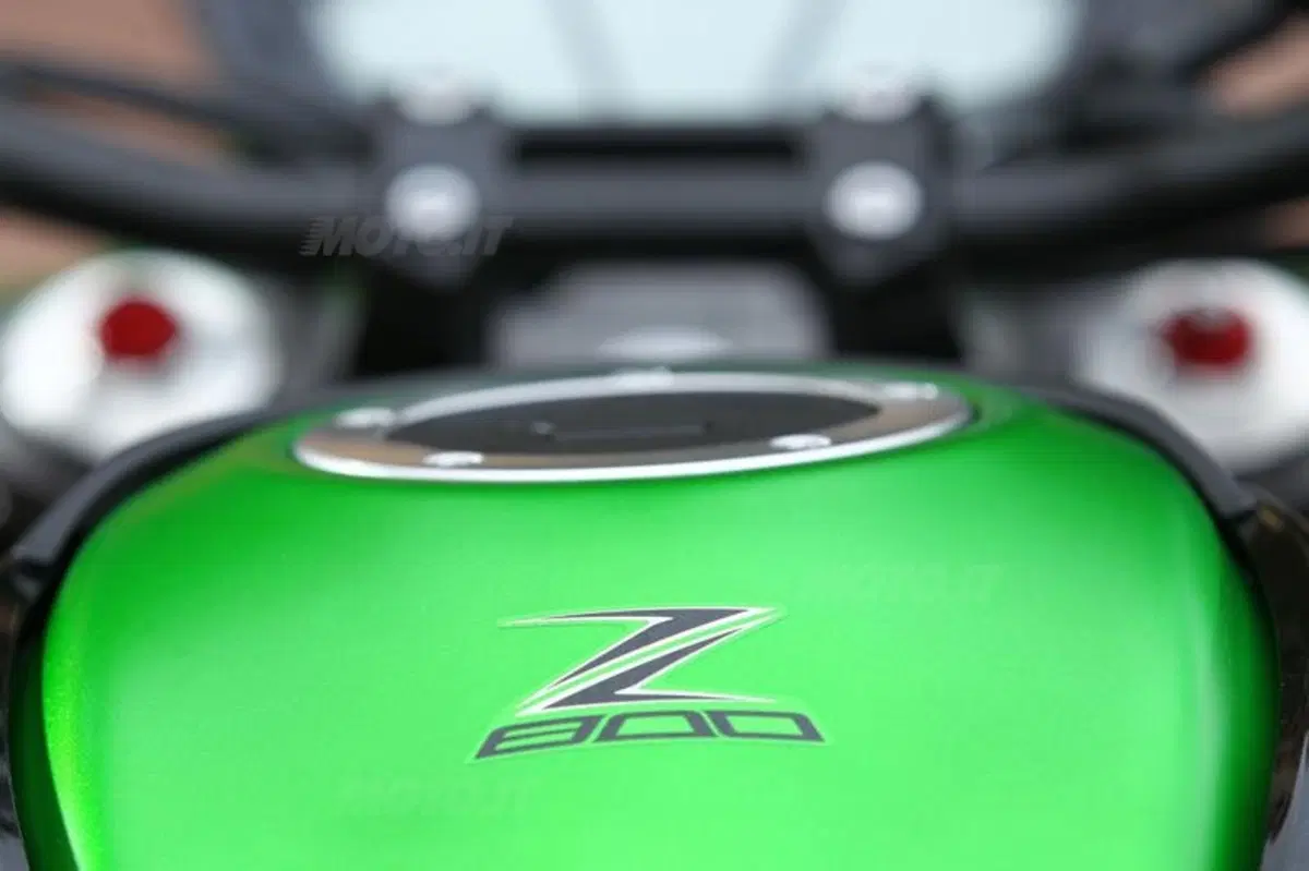 Kawasaki Z800 2013   (69)