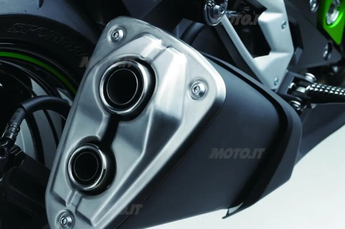 Kawasaki Z800 2013   (83)