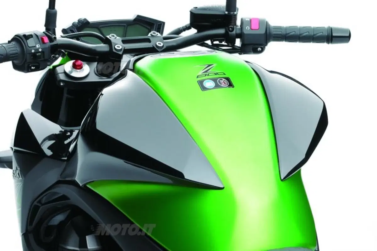 Kawasaki Z800 2013   (84)