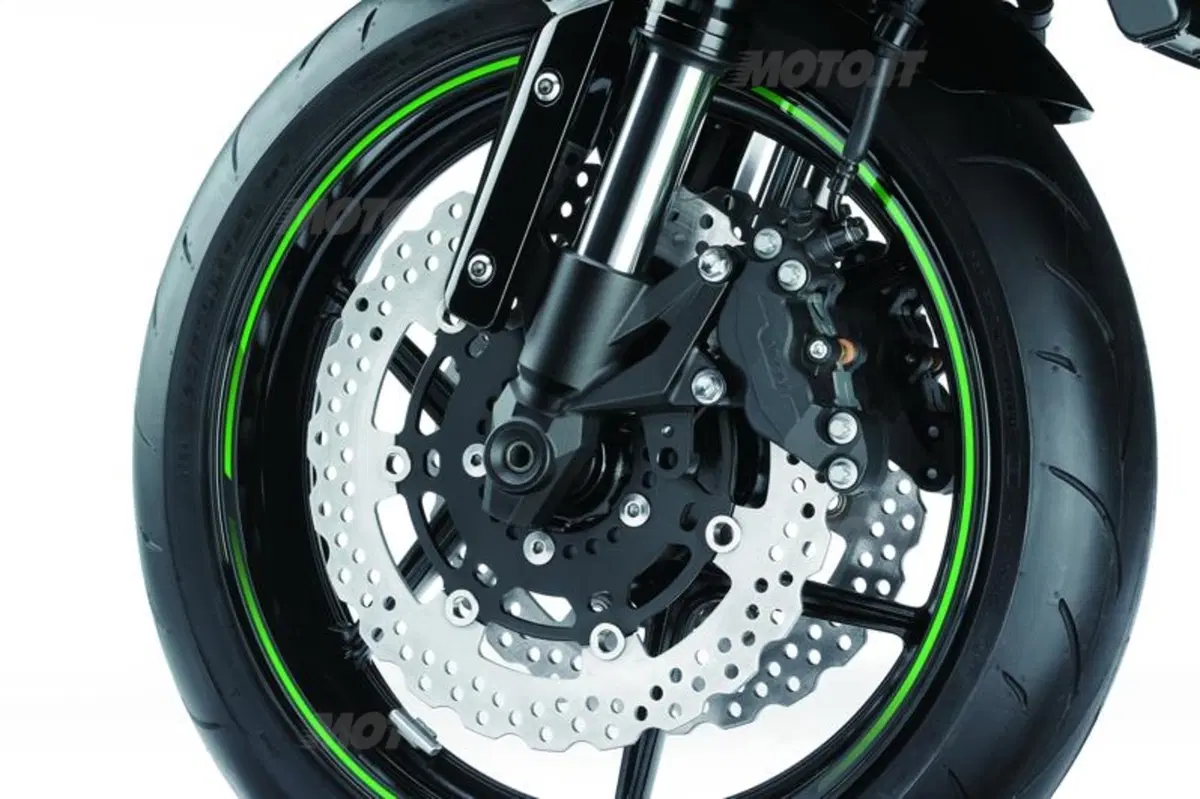 Kawasaki Z800 2013   (88)