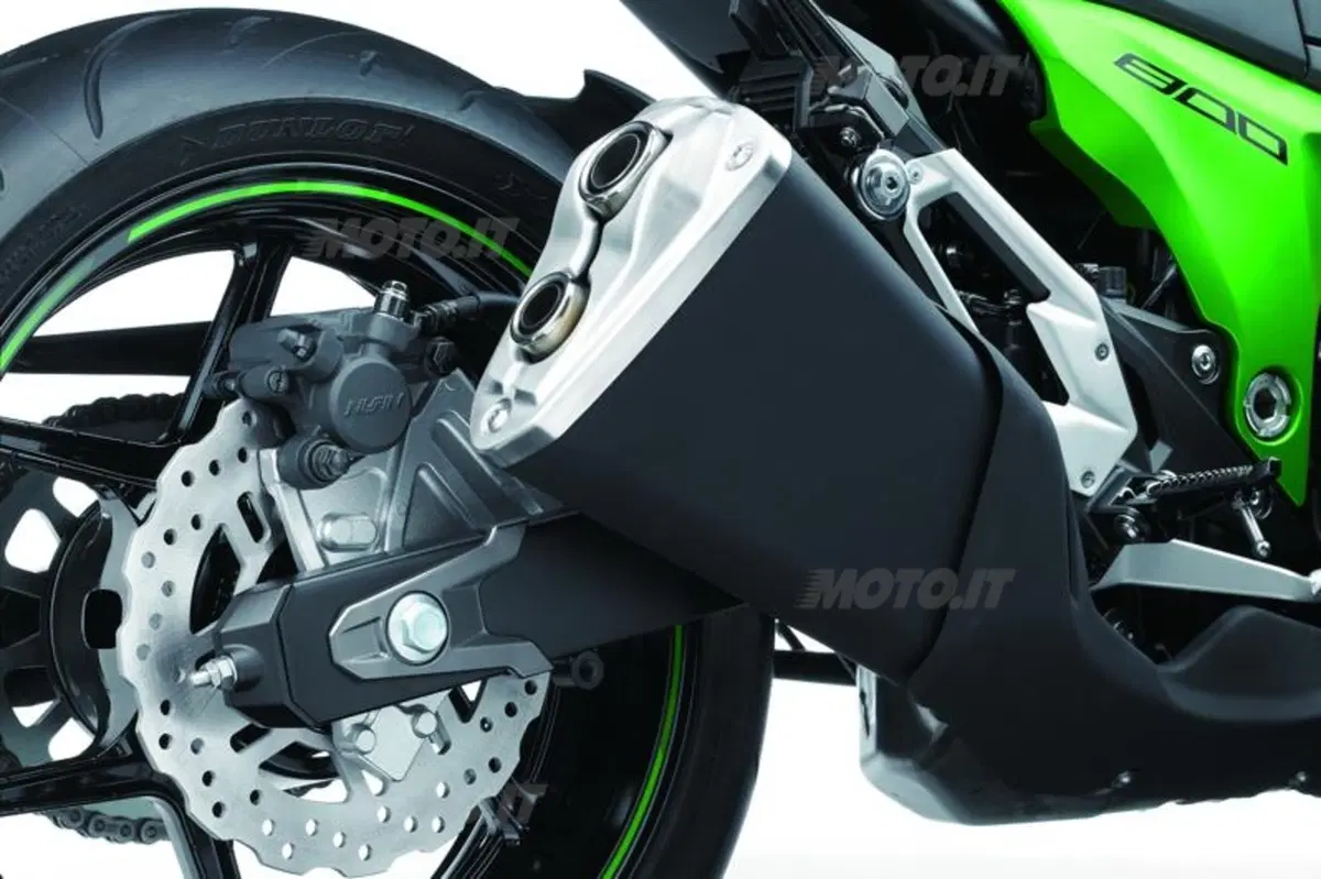 Kawasaki Z800 2013   (90)