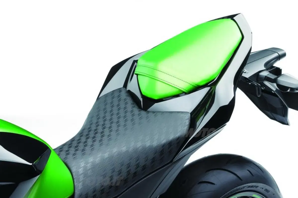 Kawasaki Z800 2013   (93)