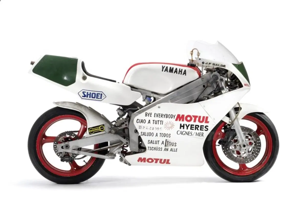 Parigi, all'asta la collezione Garelli Grand Prix e la Honda RC30 di Fred Merkel
