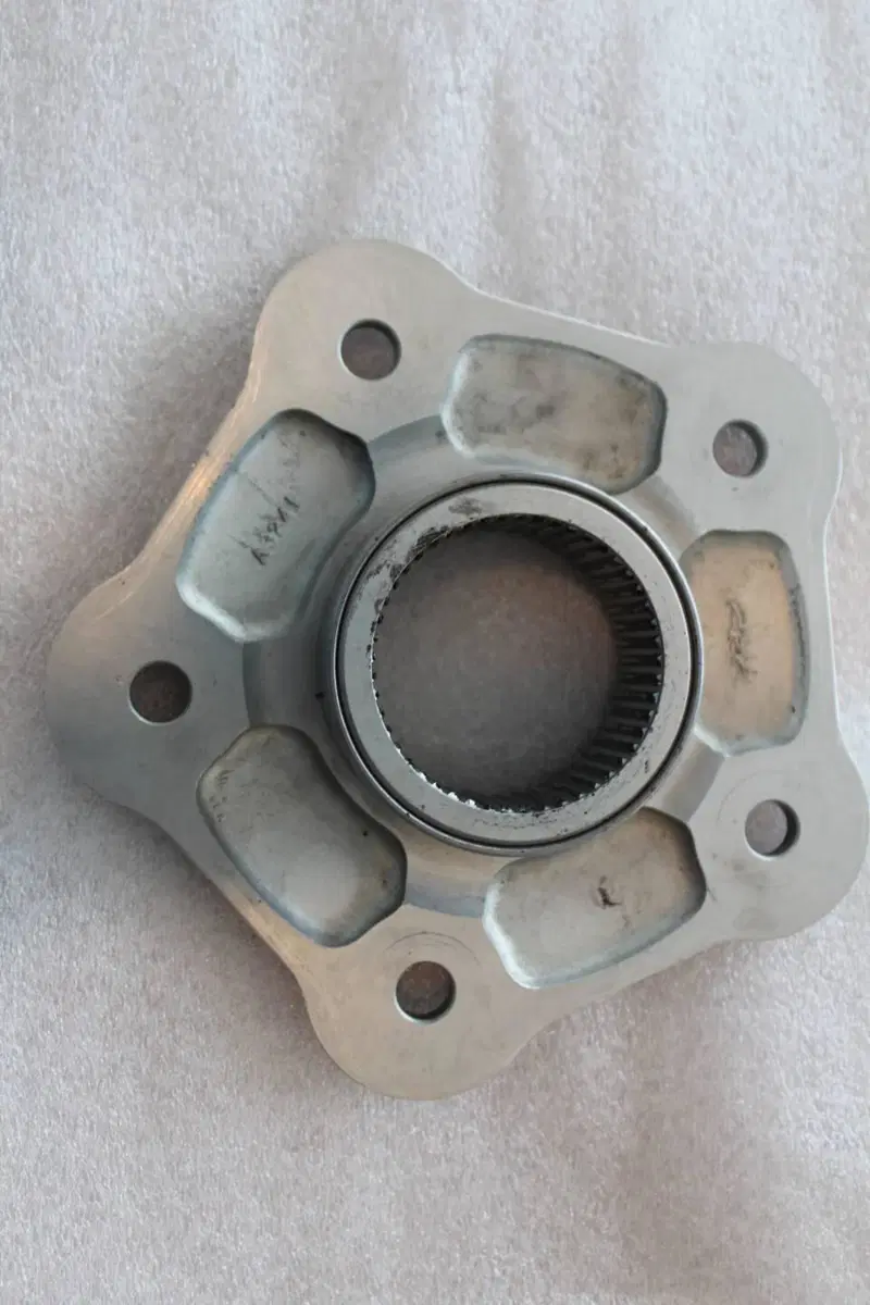 Flangia portacorona MV AGUSTA - F4/BRUTALE 750 (2)