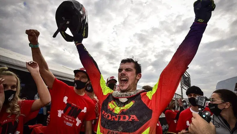 MX 2020. Tim Gajser e Tom Vialle si aggiudicano i titoli MXGP e MX2 a Pietramurata