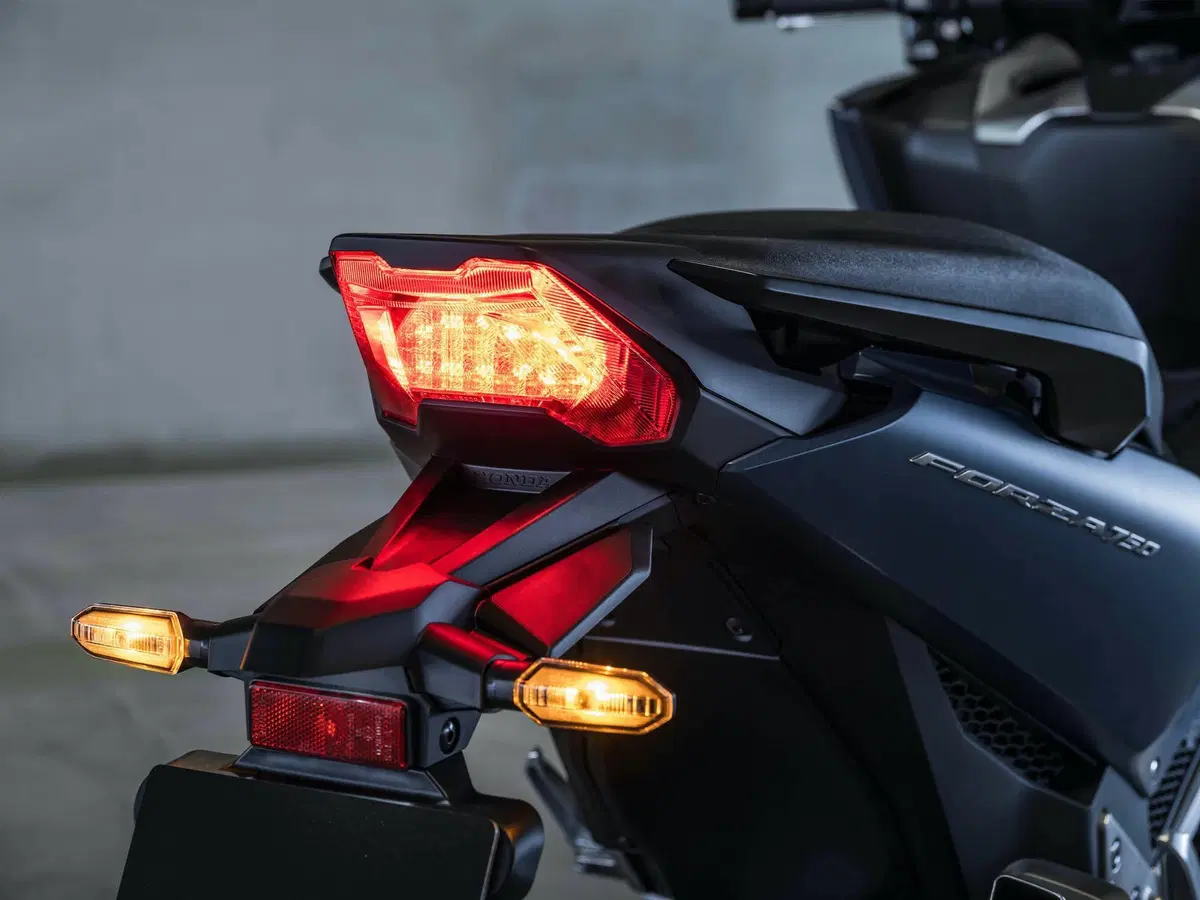 Honda Forza 750 TEST: più moto che scooter (5)