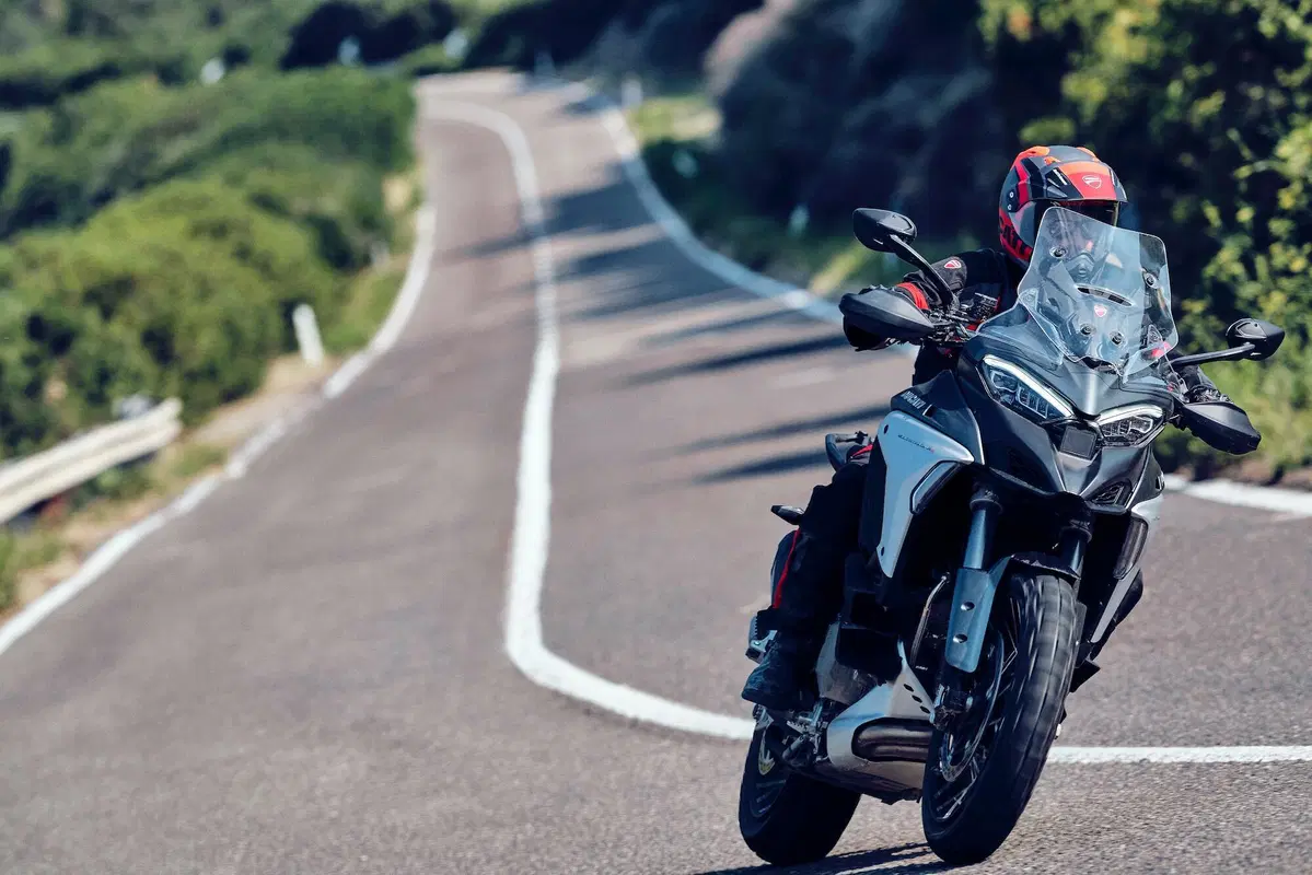Ducati Multistrada V4 2021: foto e scheda tecnica